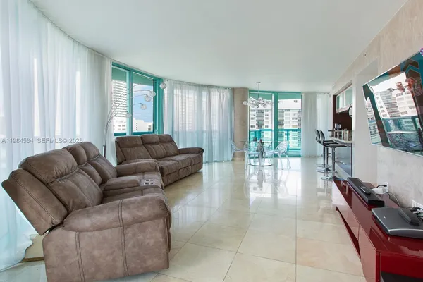 $6,500 | 6000 Indian Creek Drive, Unit 12B, Miami Beach, FL 33140