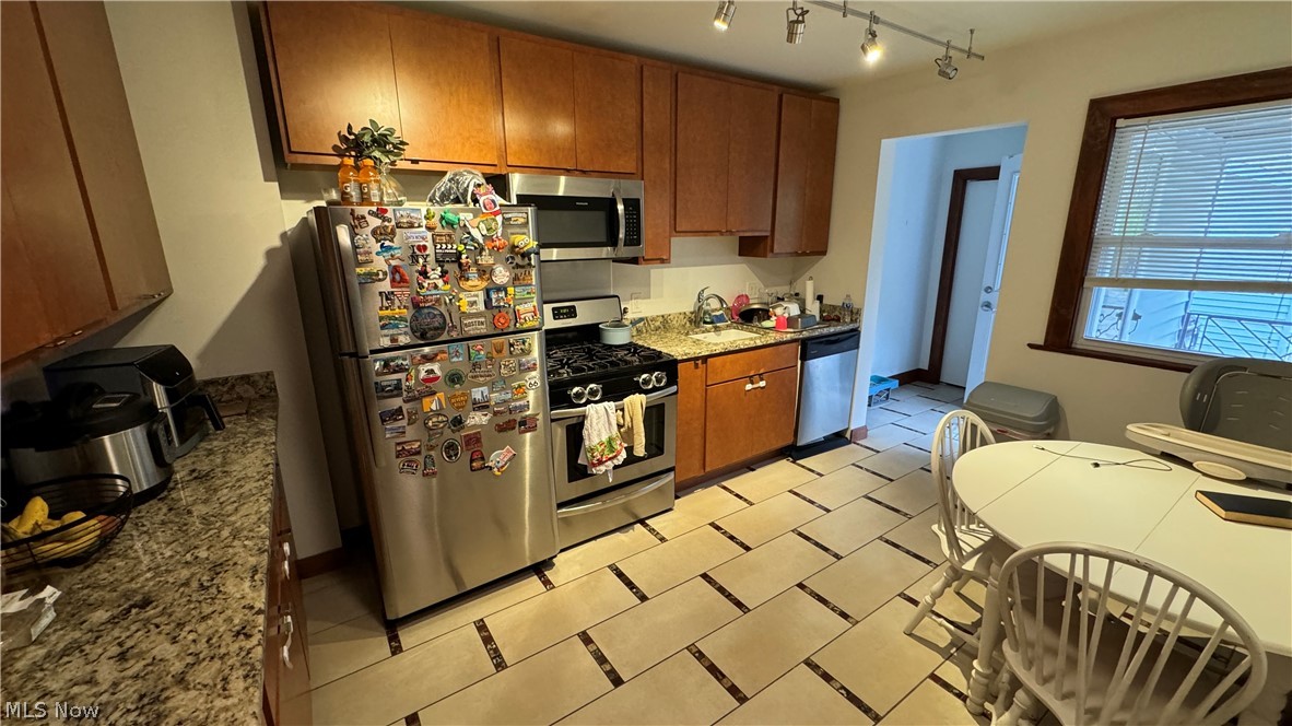 2434 Overlook Road Cleveland, OH 44106 - Photo 35 of 49