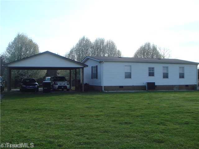 897 Pratt Road Ararat, NC 27007 - Photo 15 of 16 Exterior Back.