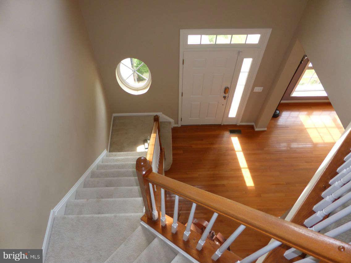 7561 Rio Grande Way Gainesville, VA 20155 - Photo 4 of 13 Foyer