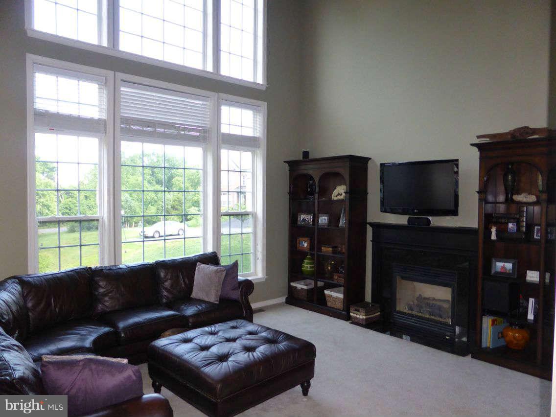 7561 Rio Grande Way Gainesville, VA 20155 - Photo 5 of 13 Family Room