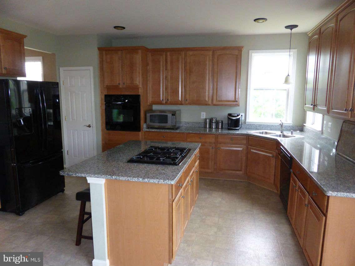 7561 Rio Grande Way Gainesville, VA 20155 - Photo 7 of 13 Kitchen