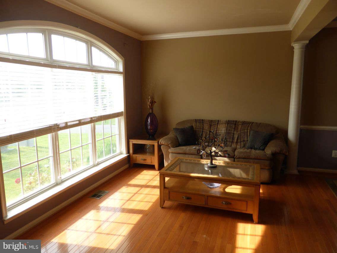 7561 Rio Grande Way Gainesville, VA 20155 - Photo 9 of 13 Living Room