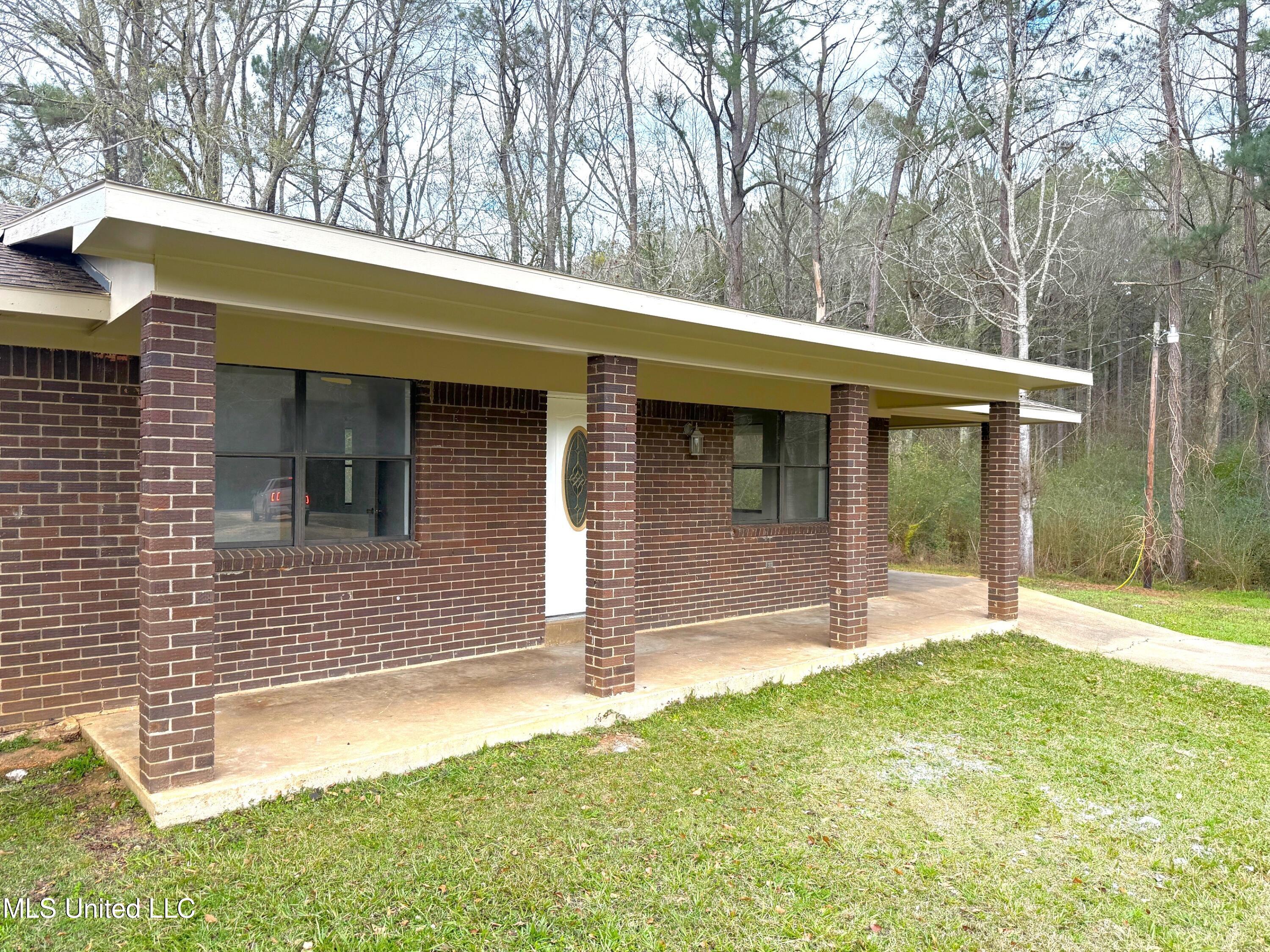 2027 Hamp Lea Road Magnolia, MS 39652 - Photo 4 of 20 IMG_2824