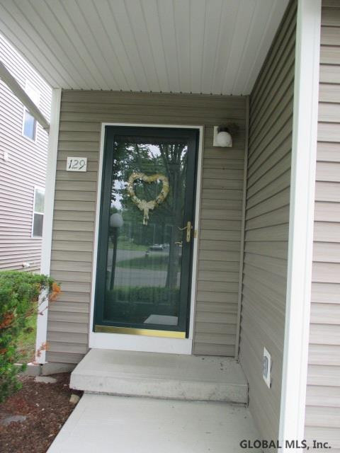 129 Harvard Road Colonie, NY 12189 - Photo 2 of 22 Photo 2