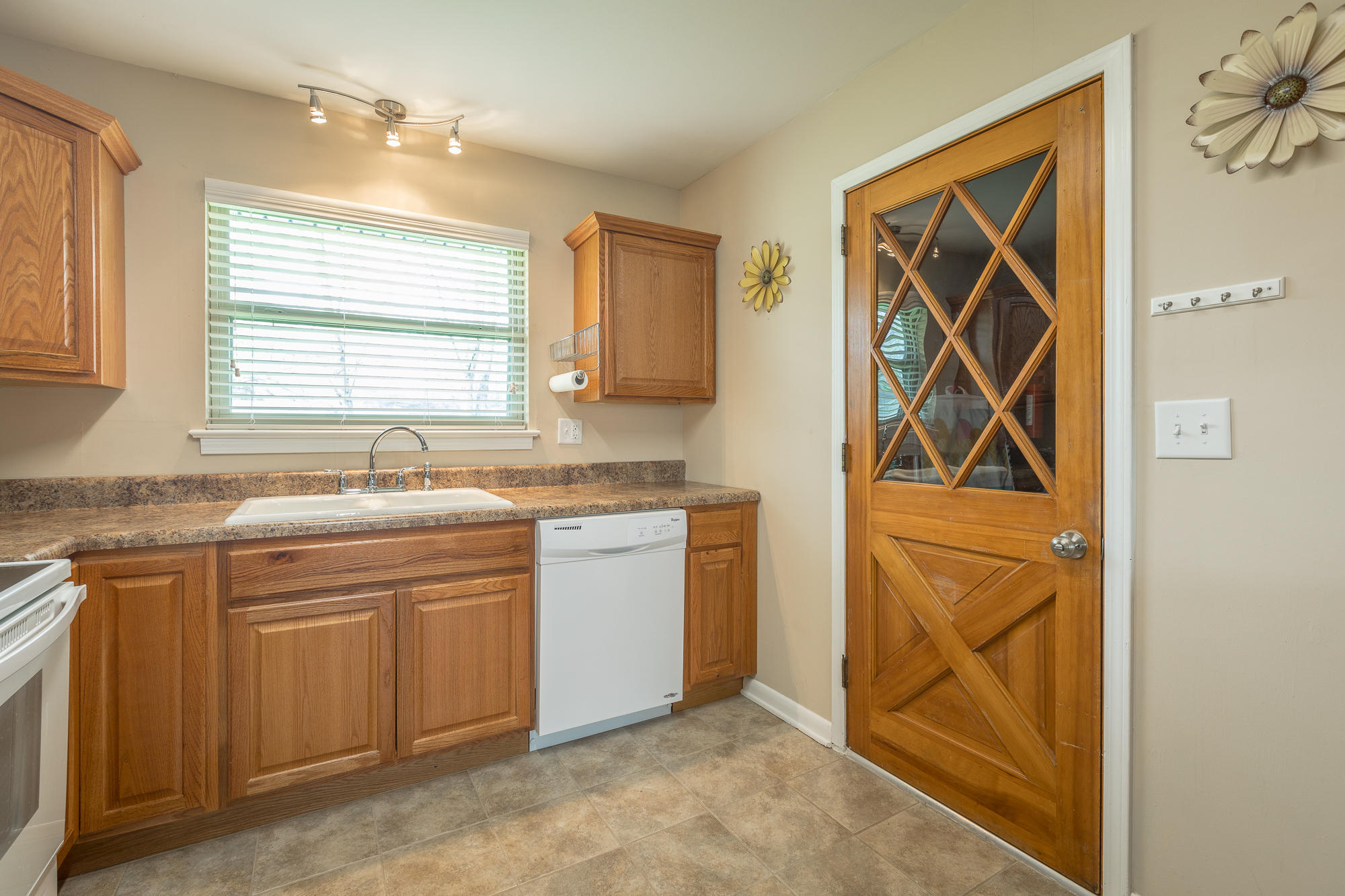 1611 Prater Road Chattanooga, TN 37412 - Photo 15 of 43 Kitchen