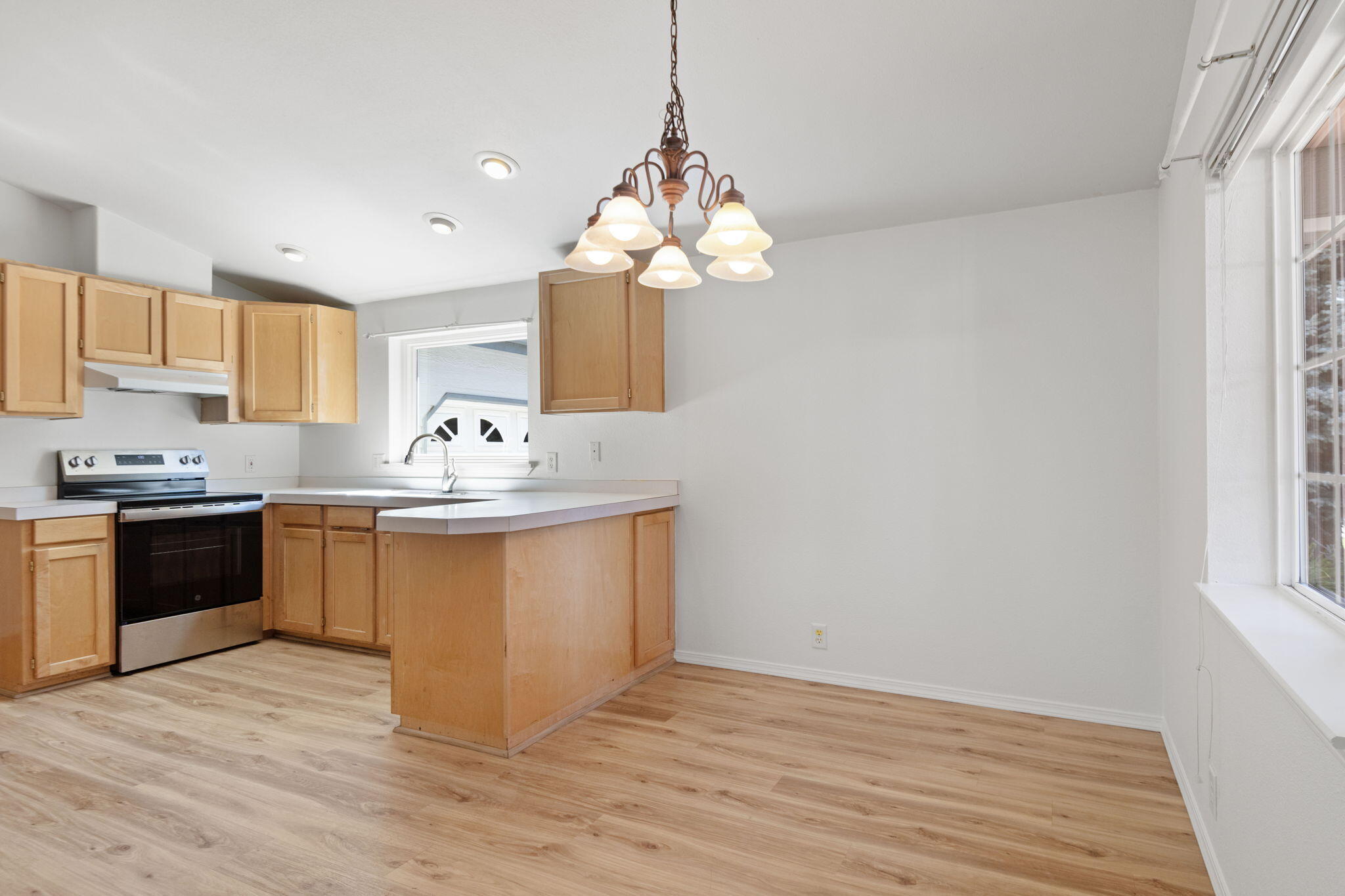 498 North Wheeler Loop Sisters, OR 97759 - Photo 7 of 27 9-web-or-mls-DSC_0183