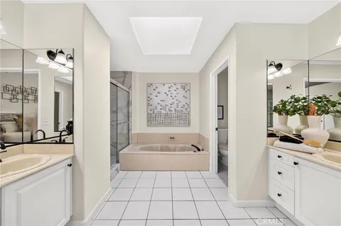 $1,087,000 | 2825 Plaza Del Amo, Unit 102, Torrance, CA 90503