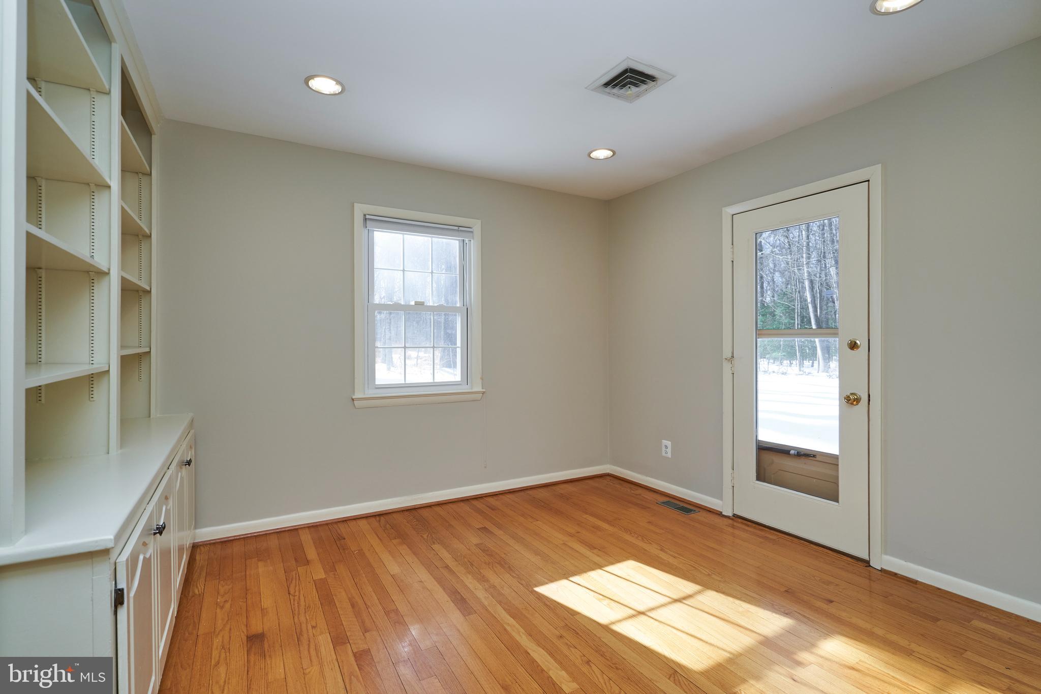 500 Springvale Road Great Falls, VA 22066 - Photo 12 of 52