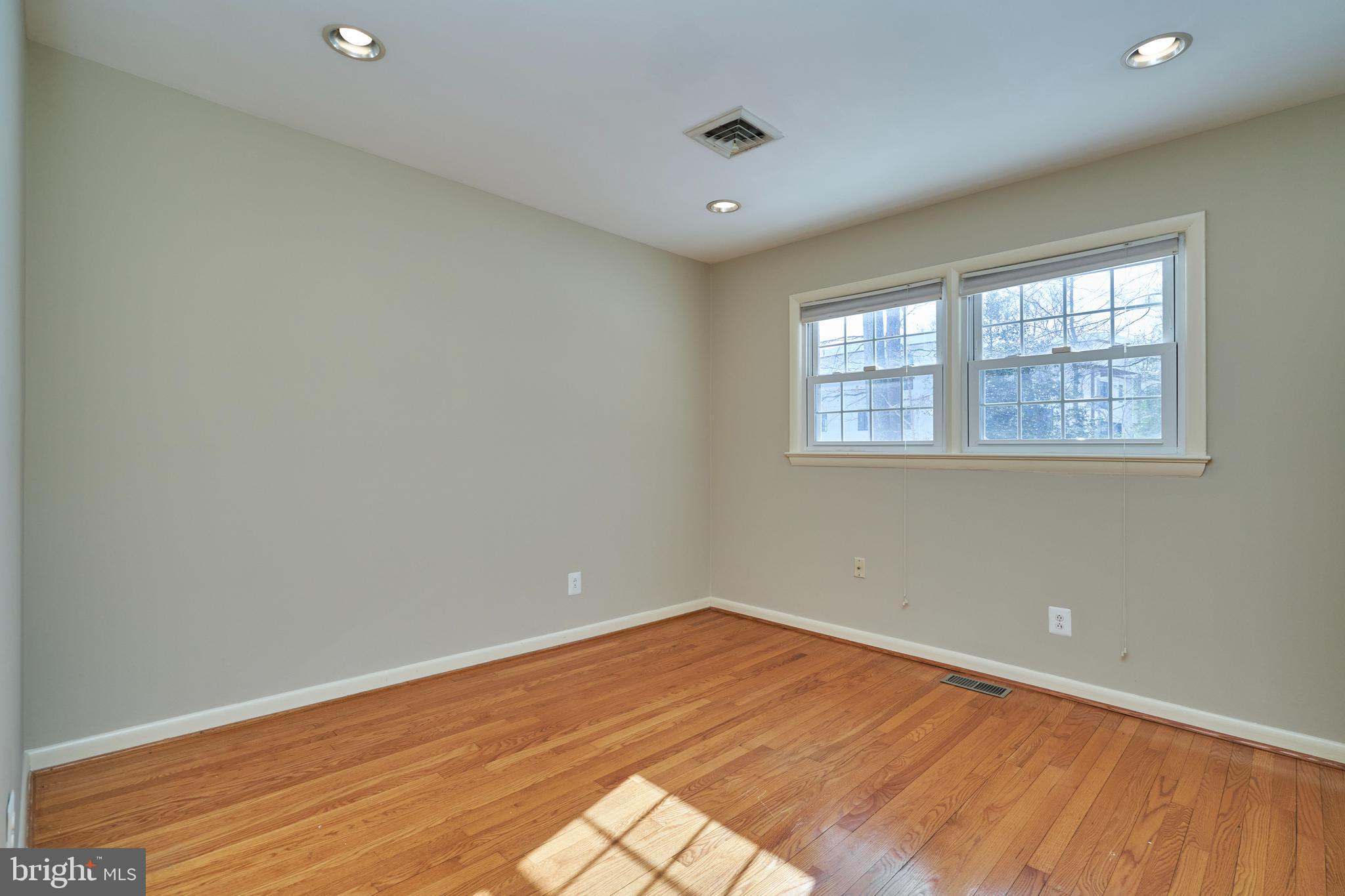 500 Springvale Road Great Falls, VA 22066 - Photo 13 of 52