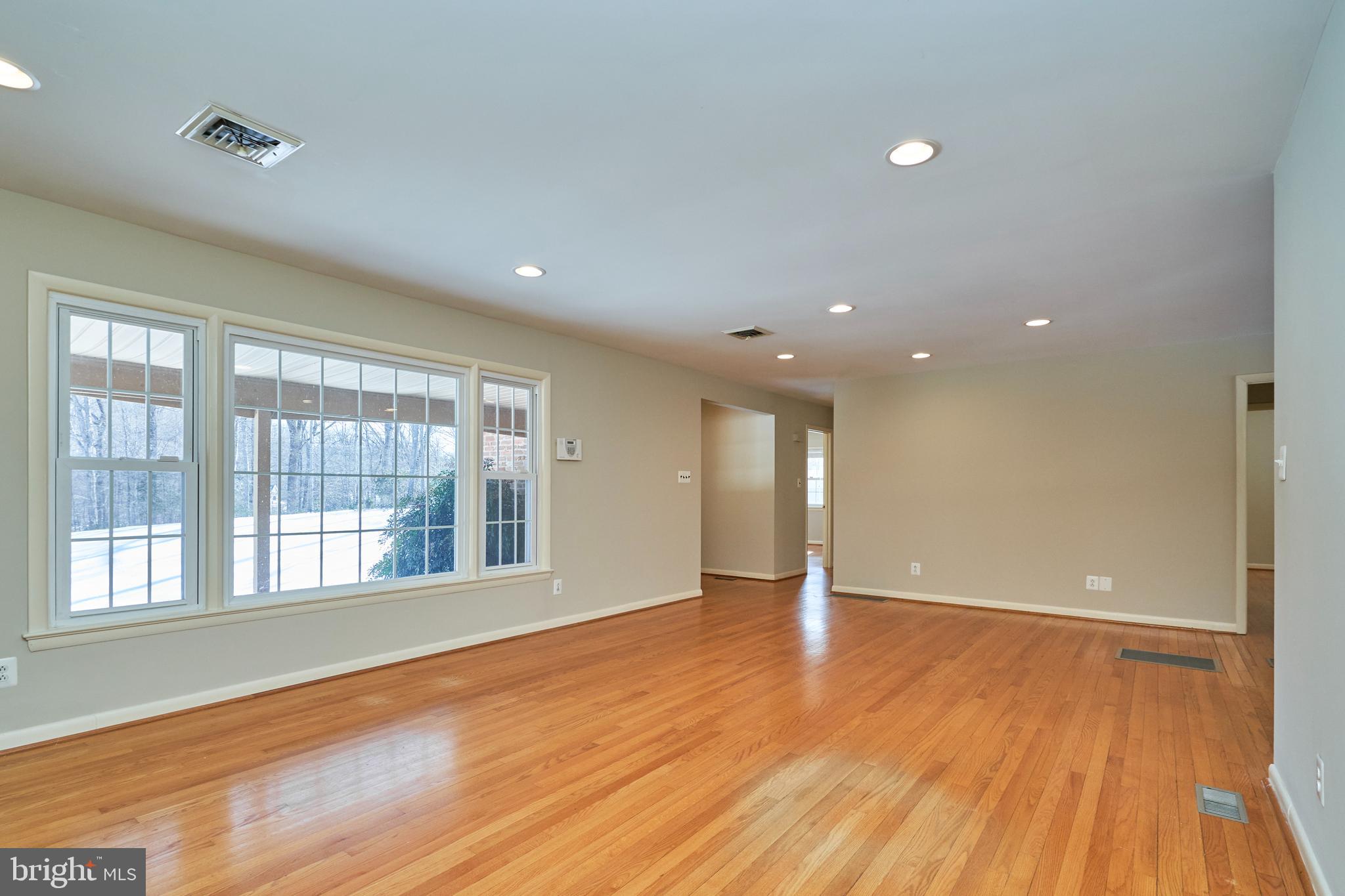 500 Springvale Road Great Falls, VA 22066 - Photo 5 of 52