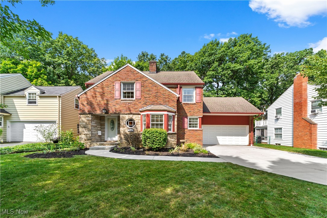 1546 Crest Road Cleveland, OH 44121 - Photo 2 of 45