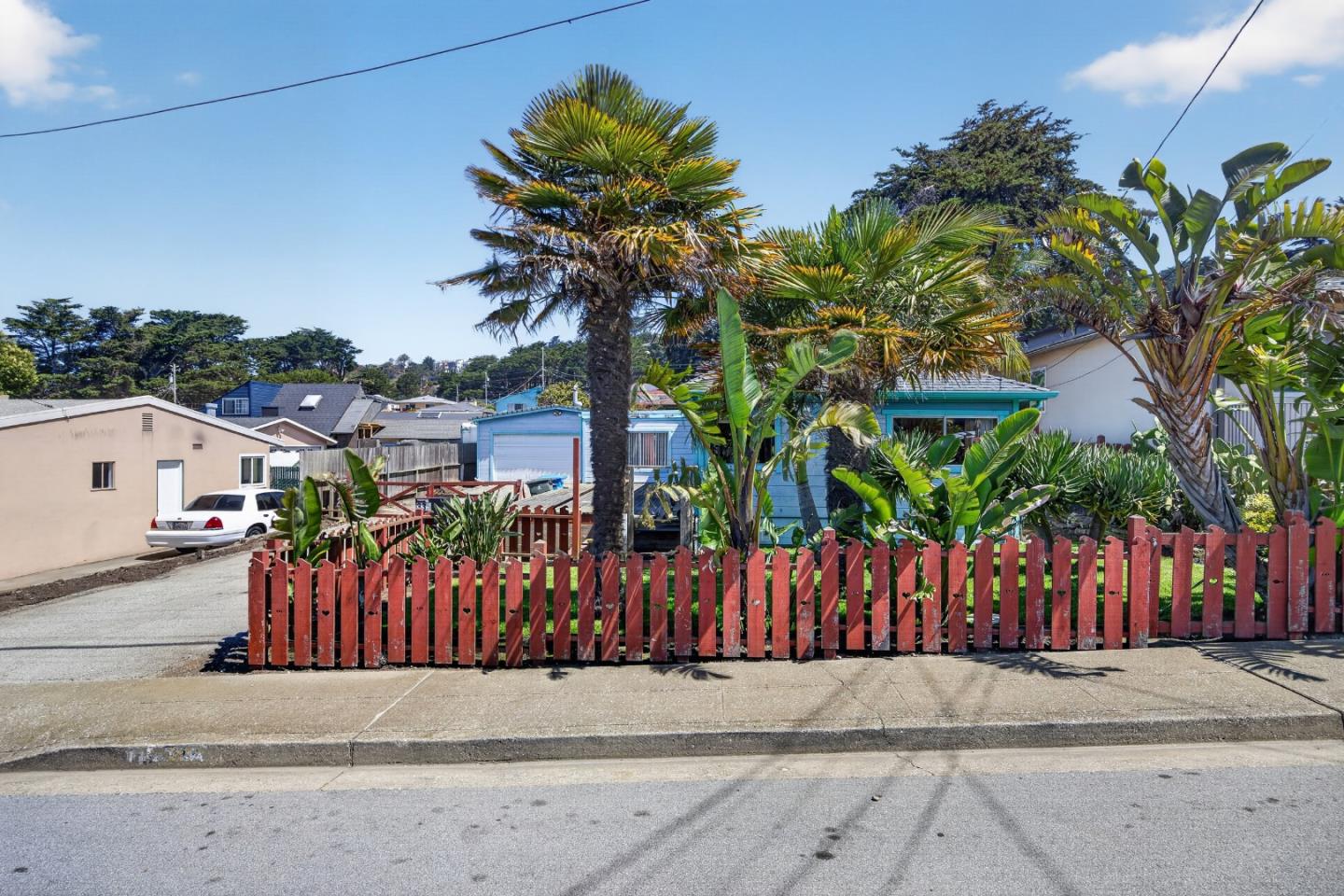 335 Monterey Road Pacifica, CA 94044 - Photo 2 of 28