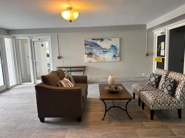 $4,000 | 800 East Camino, Unit 408, Boca Raton, FL 33432