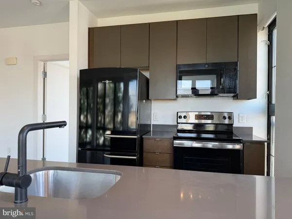 $3,899 | 1250 9th Street Northwest, Unit 411, Washington, DC 20001