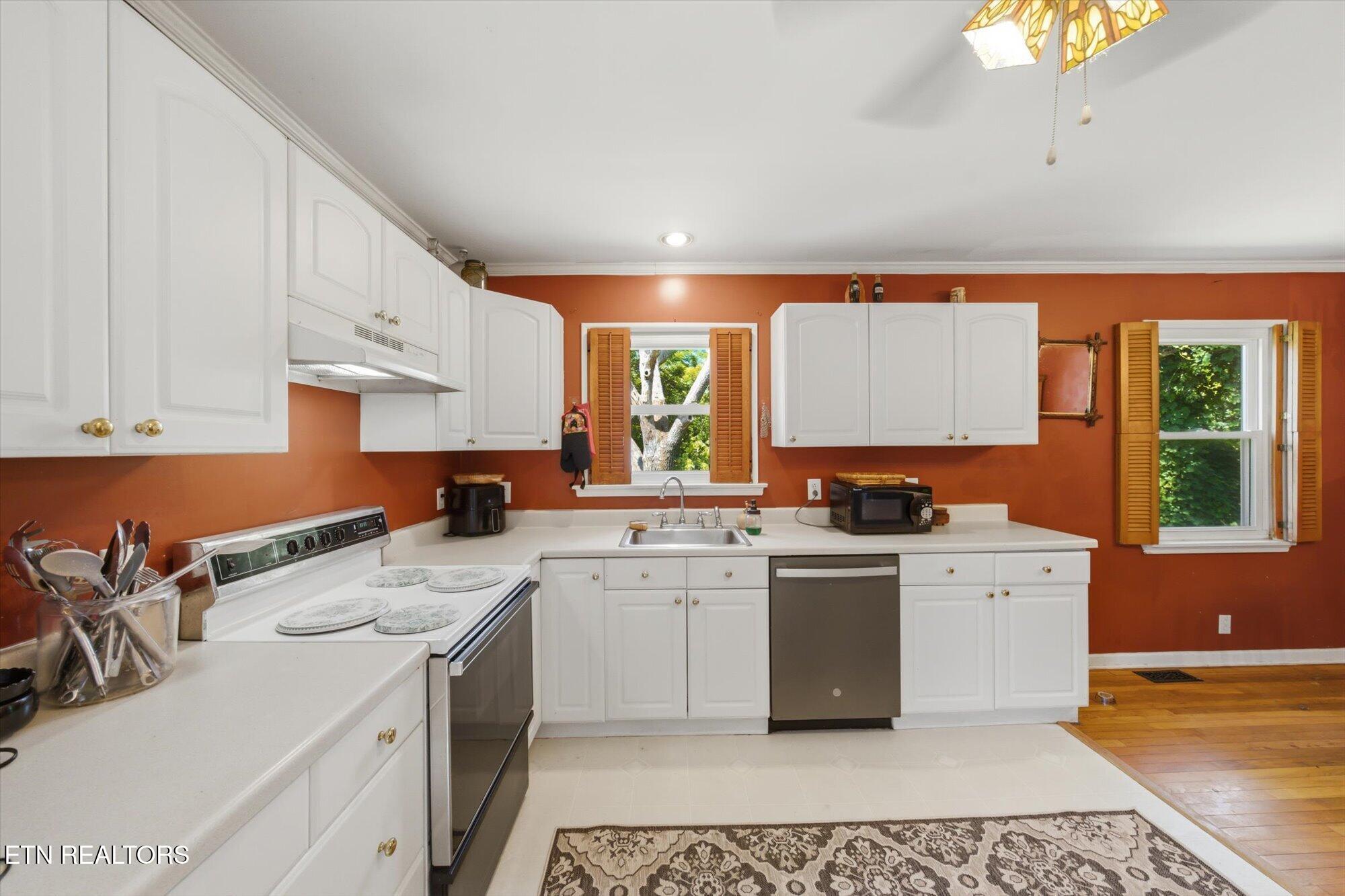 104 Scott Lane Oak Ridge, TN 37830 - Photo 10 of 20 Kitchen