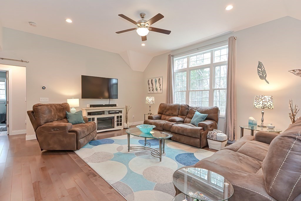 141 Moon Hill Road Northbridge, MA 01534 - Photo 17 of 36