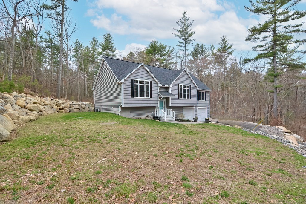 141 Moon Hill Road Northbridge, MA 01534 - Photo 2 of 36