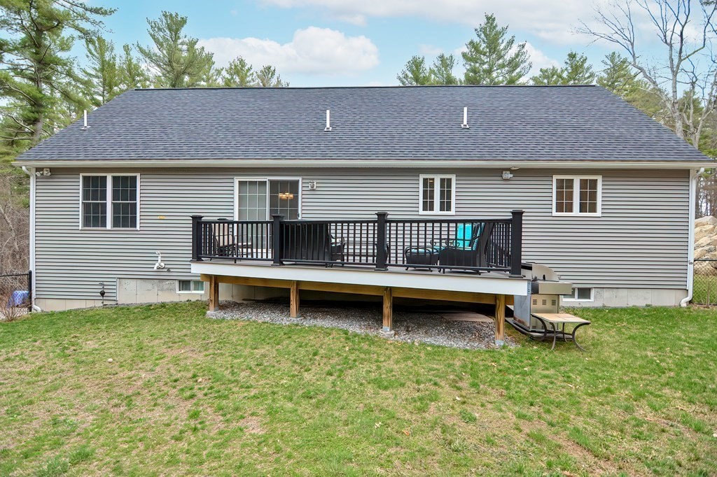 141 Moon Hill Road Northbridge, MA 01534 - Photo 4 of 36