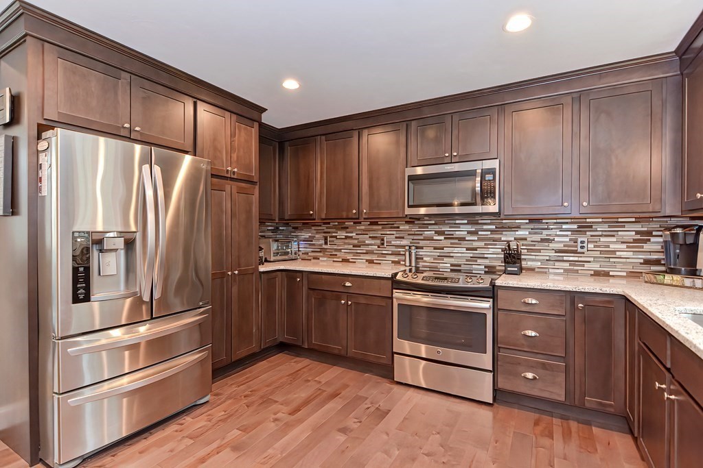 141 Moon Hill Road Northbridge, MA 01534 - Photo 6 of 36