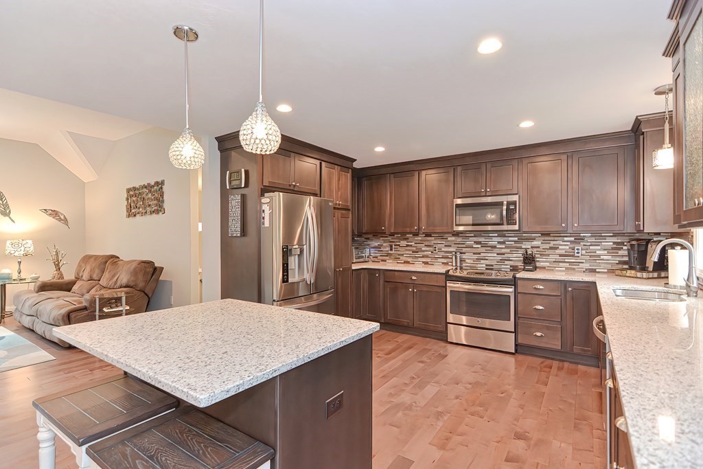 141 Moon Hill Road Northbridge, MA 01534 - Photo 10 of 36