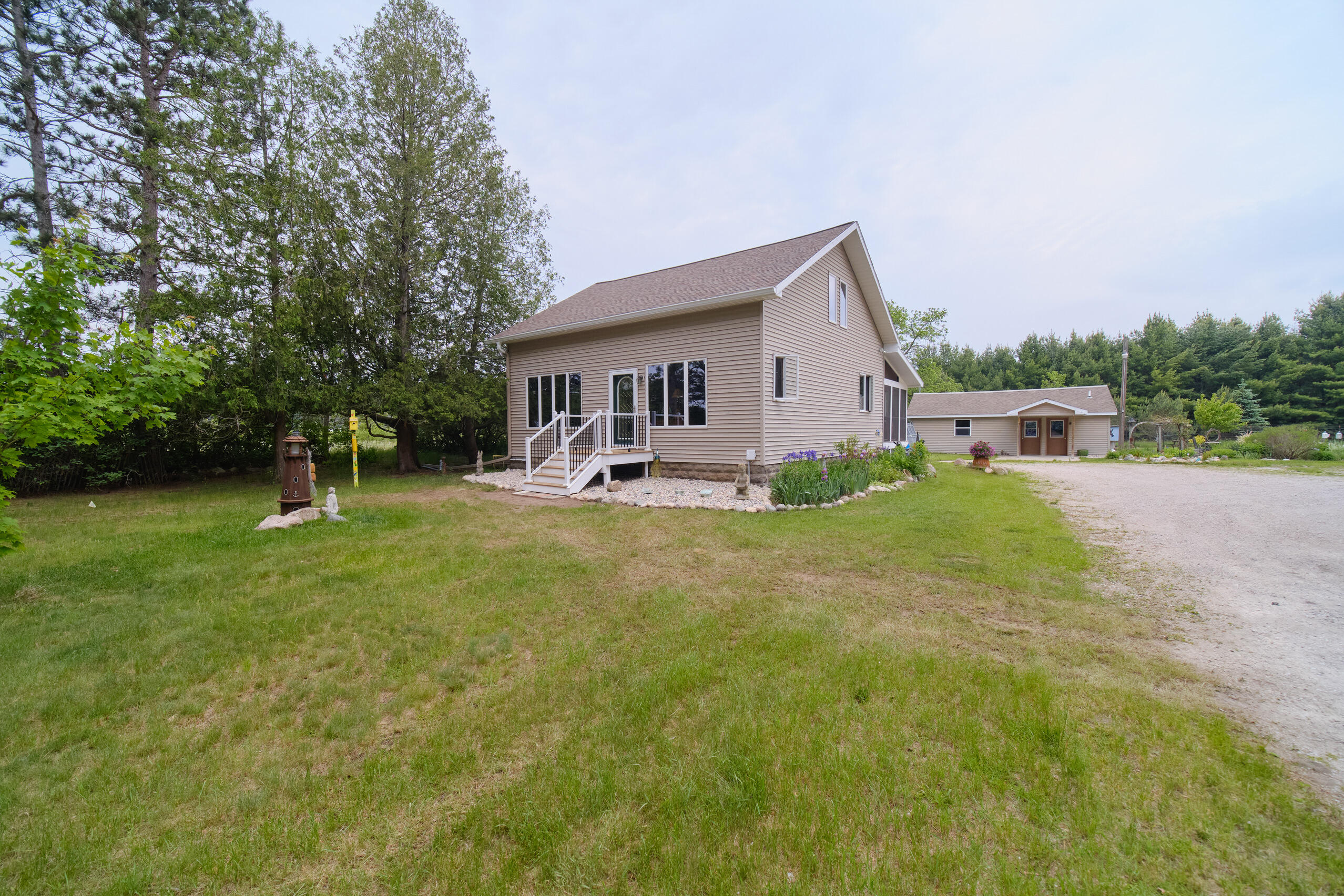 Great remodeled farmhouse on 1.77 acres