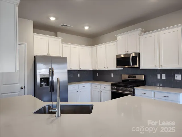 $2,400 | 19002 Direwolf Cove, Charlotte, NC 28278