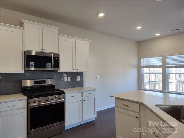 $2,400 | 19002 Direwolf Cove, Charlotte, NC 28278