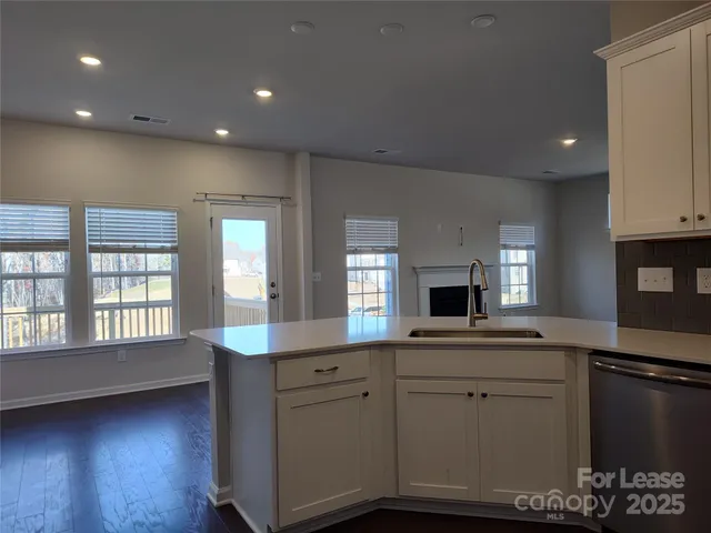 $2,400 | 19002 Direwolf Cove, Charlotte, NC 28278