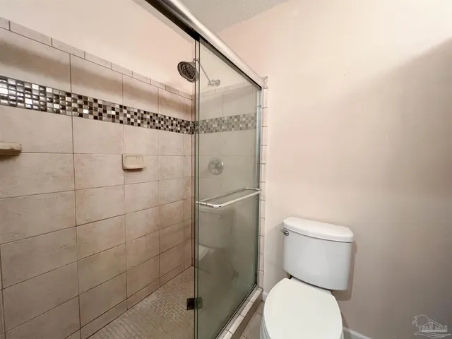 $1,750 | 5325 Lakewood Drive, Milton, FL 32570