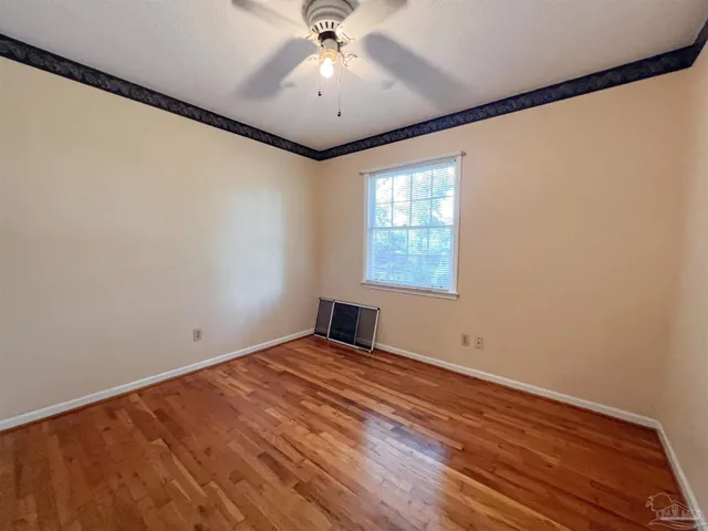 $1,750 | 5325 Lakewood Drive, Milton, FL 32570