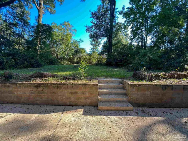 $1,750 | 5325 Lakewood Drive, Milton, FL 32570