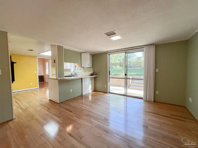 $1,750 | 5325 Lakewood Drive, Milton, FL 32570