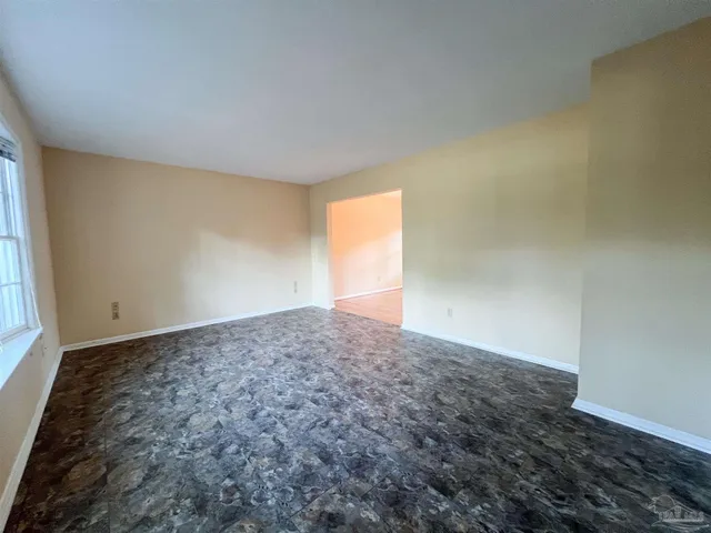 $1,750 | 5325 Lakewood Drive, Milton, FL 32570