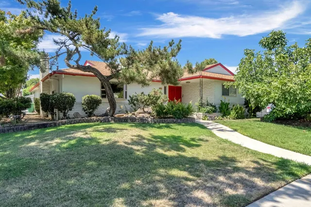 $450,000 | 411 West Vartikian Avenue, Fresno, CA 93704