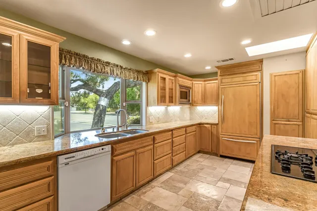 $450,000 | 411 West Vartikian Avenue, Fresno, CA 93704