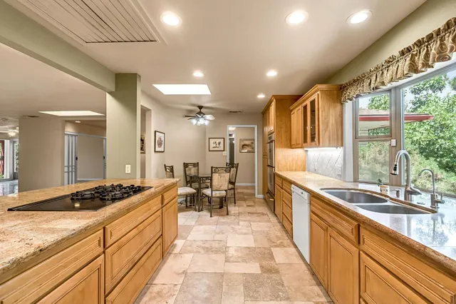 $450,000 | 411 West Vartikian Avenue, Fresno, CA 93704