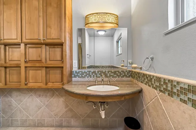 $450,000 | 411 West Vartikian Avenue, Fresno, CA 93704