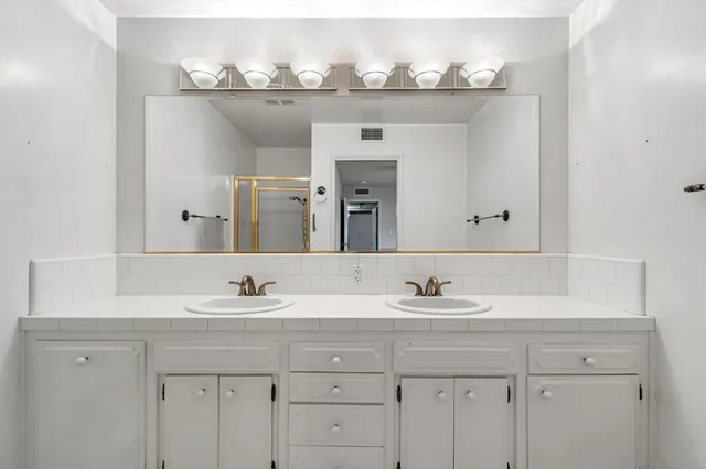 $450,000 | 411 West Vartikian Avenue, Fresno, CA 93704