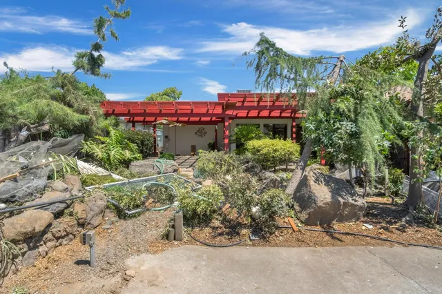 $450,000 | 411 West Vartikian Avenue, Fresno, CA 93704