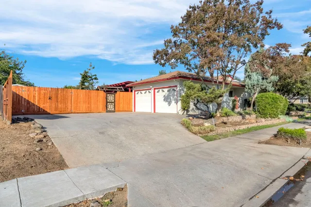 $450,000 | 411 West Vartikian Avenue, Fresno, CA 93704
