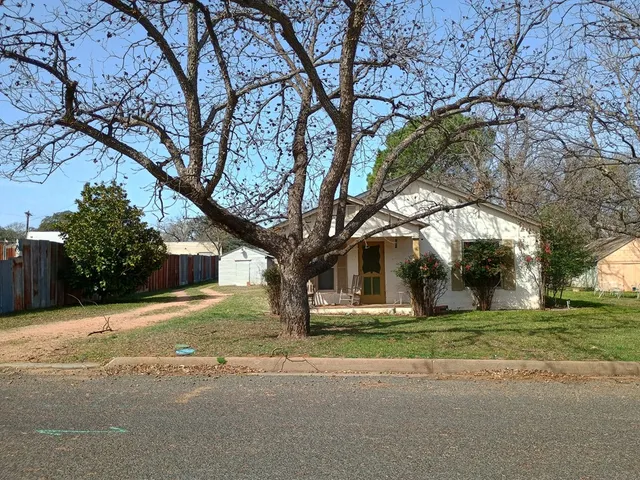 $150,000 | 316 South Liveoak Street, Mason, TX 76856