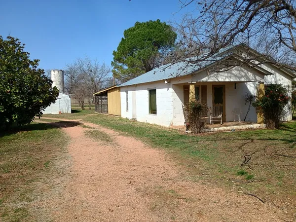 $150,000 | 316 South Liveoak Street, Mason, TX 76856
