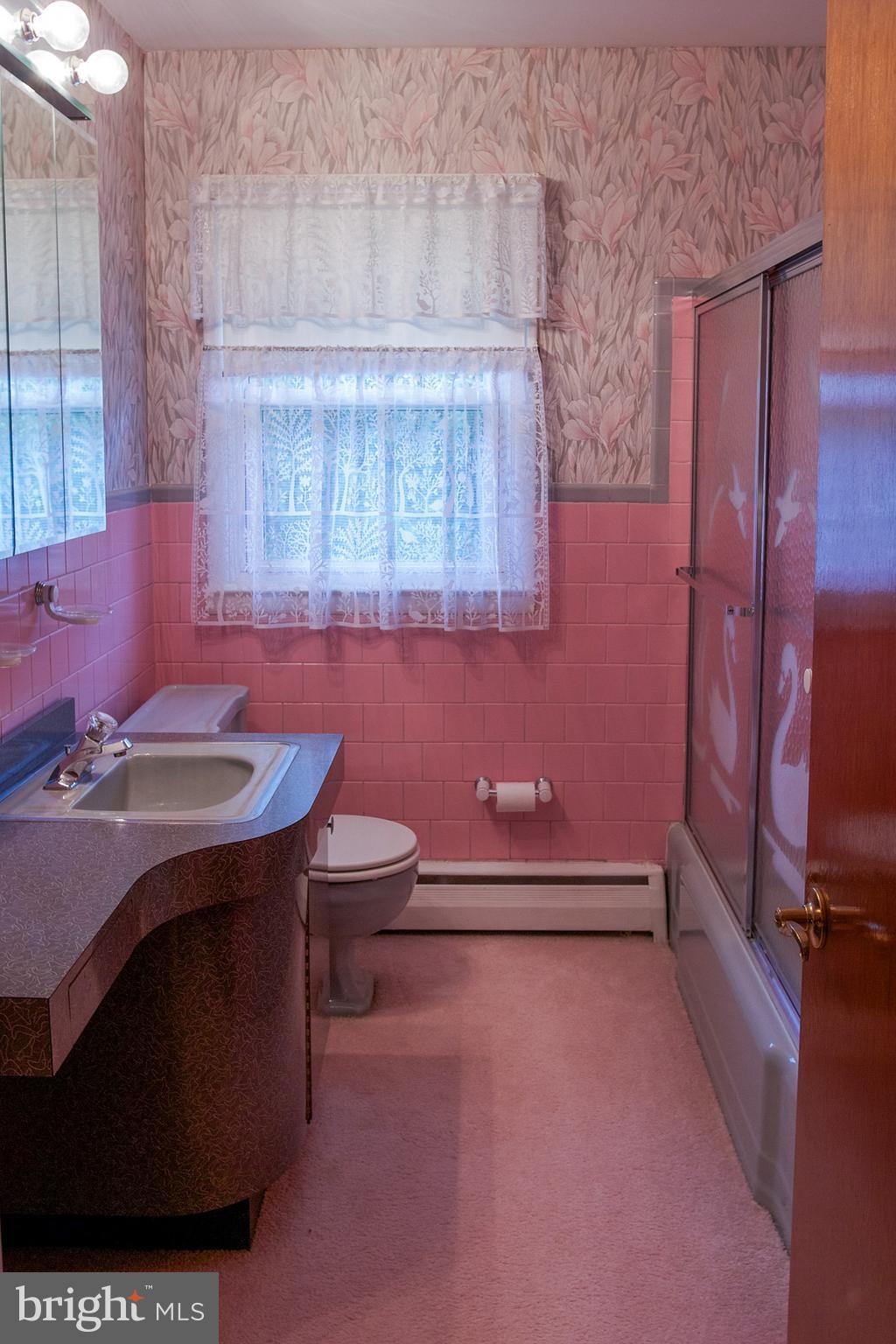 904 Starbit Road Baltimore, MD 21286 - Photo 16 of 26 Full Bath Upper 1
