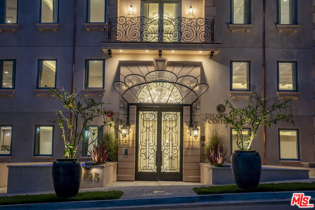 1825 Pandora Avenue, Unit 101 Los Angeles, CA 90025 - Photo 1 of 39