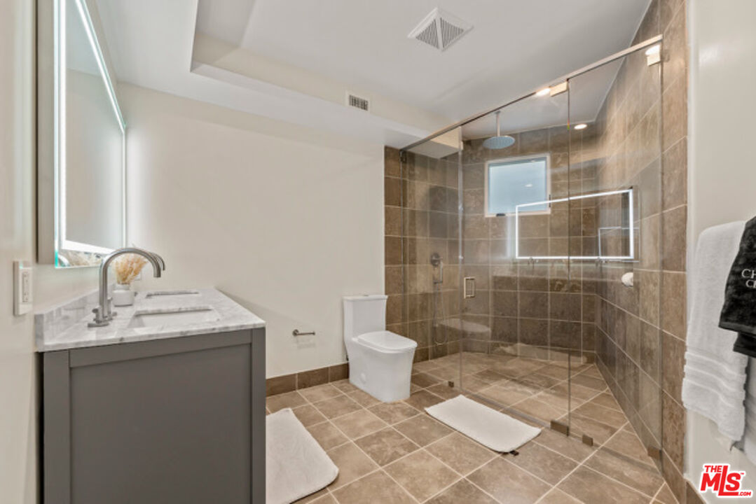 1825 Pandora Avenue, Unit 101 Los Angeles, CA 90025 - Photo 17 of 39