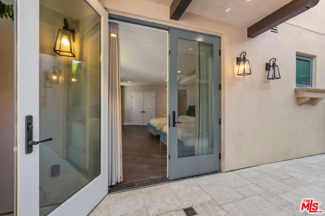 1825 Pandora Avenue, Unit 101 Los Angeles, CA 90025 - Photo 20 of 39