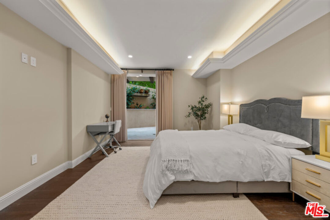 1825 Pandora Avenue, Unit 101 Los Angeles, CA 90025 - Photo 22 of 39