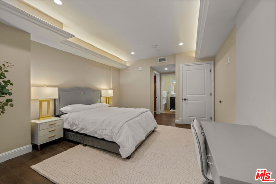 1825 Pandora Avenue, Unit 101 Los Angeles, CA 90025 - Photo 25 of 39