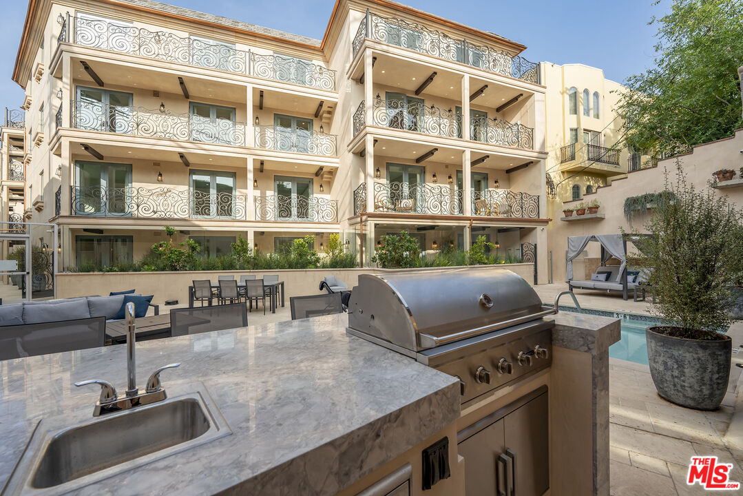 1825 Pandora Avenue, Unit 101 Los Angeles, CA 90025 - Photo 36 of 39